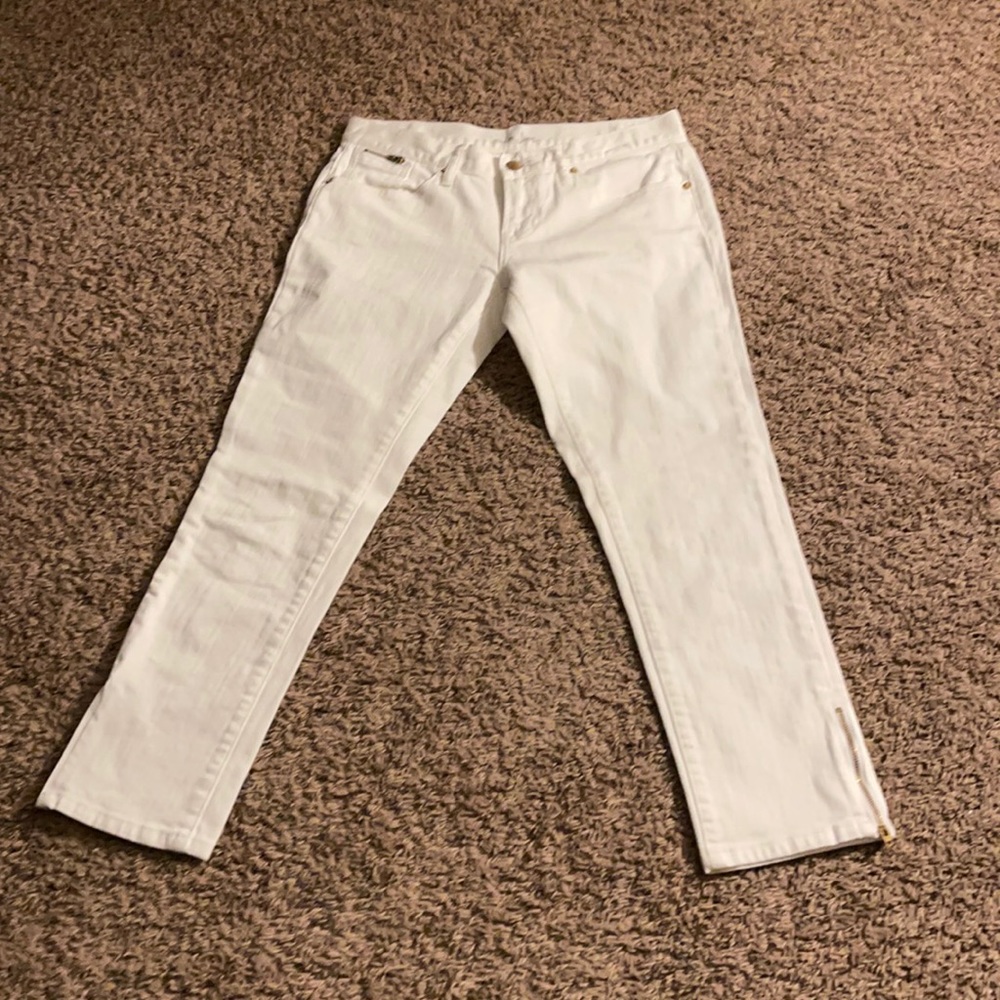 Adorable cropped London Jeans with zipper on legs